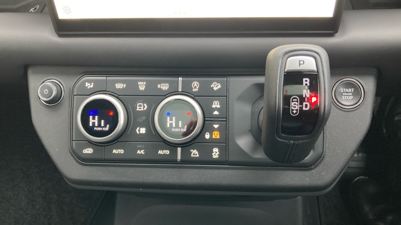 Land Rover Defender 3.0 D350 X-Dynamic HSE 110 5dr Auto [6 Seat] Diesel Estate